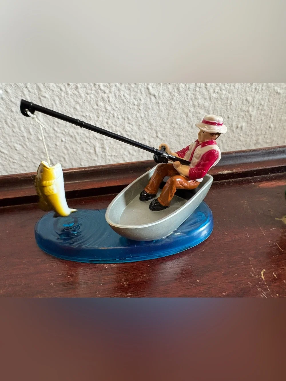 Vintage 5 piece golfing and fishing cake decoration set.